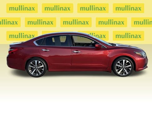 Used 2016 Nissan Altima 2.5 SR image 2