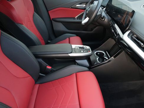 Certified 2025 BMW X1 xDrive28i AWD/4WD image 13