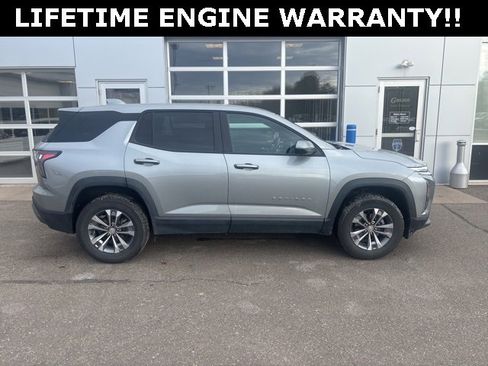 Used 2025 Chevrolet Equinox LT w/ Safety and Technology Package image 8