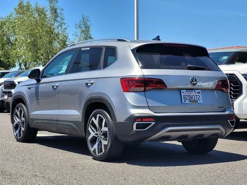 Used 2022 Volkswagen Taos SEL w/ Panoramic Sunroof Package AWD/4WD image 8