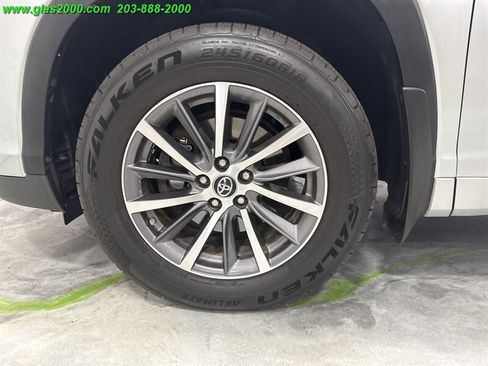 Used 2018 Toyota Highlander XLE image 16