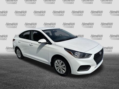 Used 2018 Hyundai Accent SE image 2