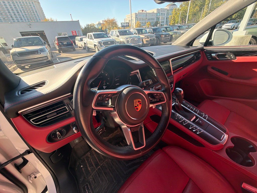 Used 2020 Porsche Macan AWD/4WD image 11