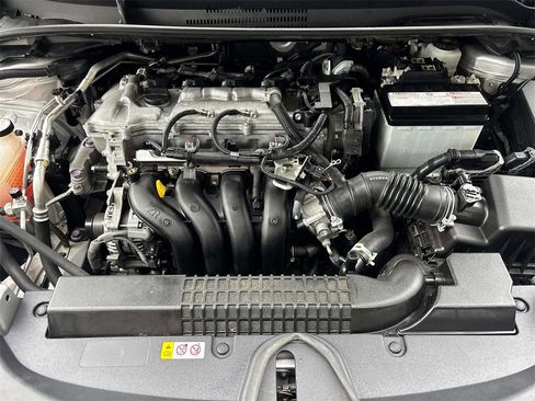 Used 2022 Toyota Corolla LE image 32