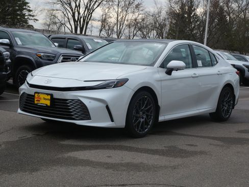 New 2026 Toyota Camry XLE AWD/4WD image 4