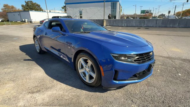 Used 2022 Chevrolet Camaro LT RWD image 2