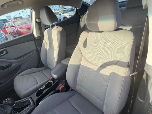 Used 2015 Hyundai Elantra SE w/ Option Group 02 FWD image 7