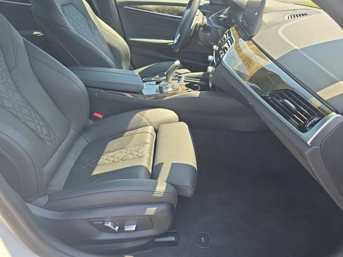 Used 2023 BMW 530i w/ Premium Package RWD image 10