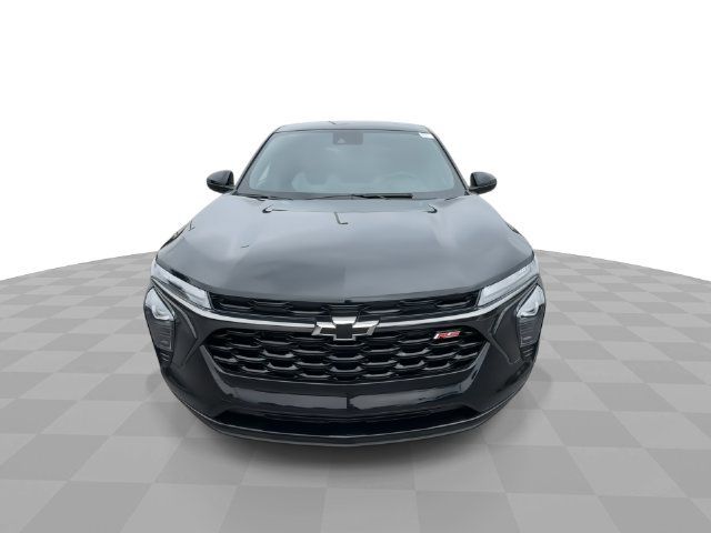Used 2024 Chevrolet Trax RS w/ Driver Confidence Package FWD image 3