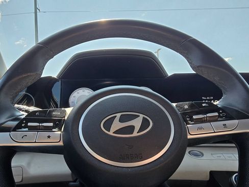 Used 2024 Hyundai Elantra Limited FWD image 23
