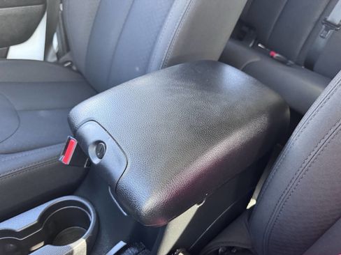 Used 2016 Jeep Wrangler Unlimited Sport w/ Connectivity Group image 31