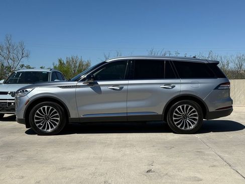 Used 2023 Lincoln Aviator Reserve w/ Equipment Group 201A AWD/4WD image 8