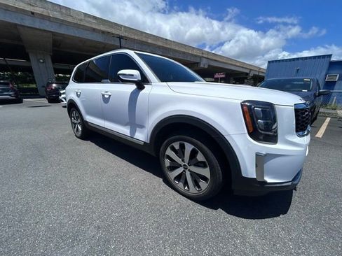 Used 2022 Kia Telluride EX w/ EX Premium Package FWD image 13
