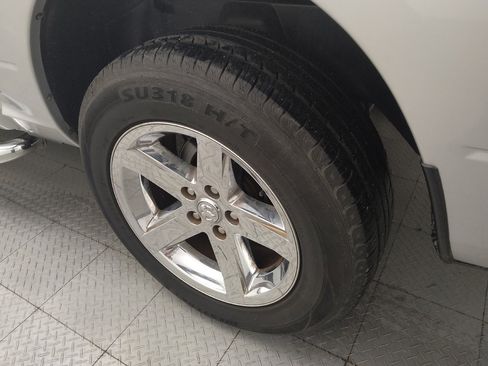 Used 2017 RAM 1500 Express w/ Express Value Package image 31