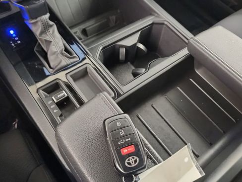 Used 2023 Toyota Tundra SR AWD/4WD image 21
