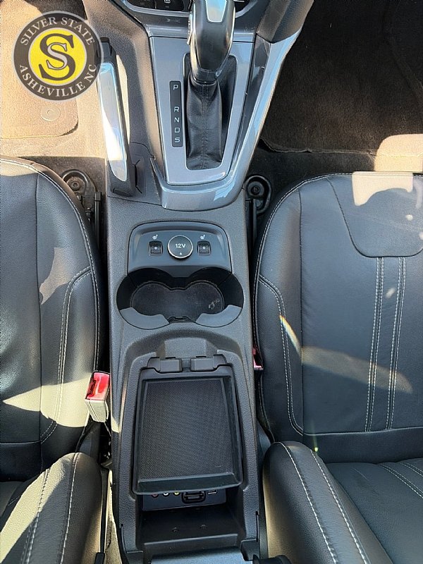 Used 2013 Ford Focus Titanium w/ Titanium Handling Pkg FWD image 24