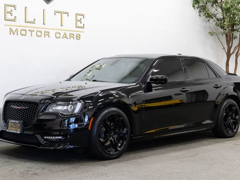 Used 2020 Chrysler 300 S w/ S Model Appearance Package RWD image 1