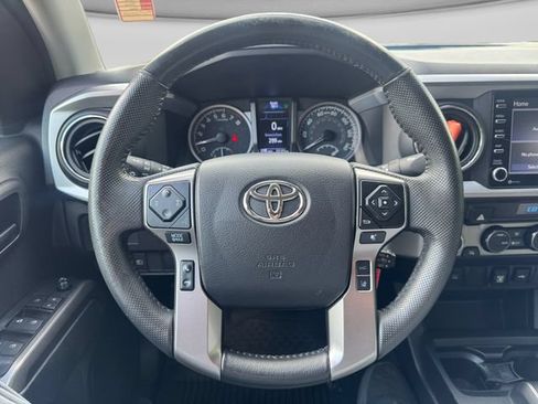 Used 2022 Toyota Tacoma SR5 w/ Technology Package AWD/4WD image 12