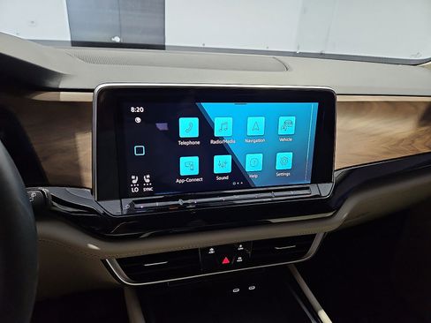 Certified 2024 Volkswagen Atlas SE FWD image 19