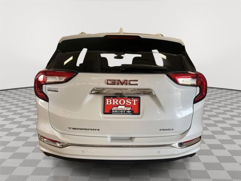 Used 2023 GMC Terrain Denali image 5