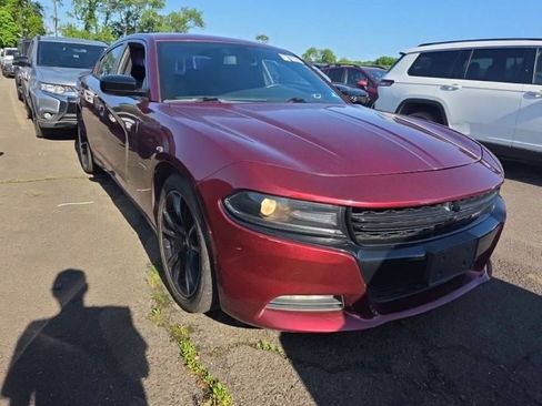 Used 2018 Dodge Charger R/T w/ Blacktop Package RWD image 3