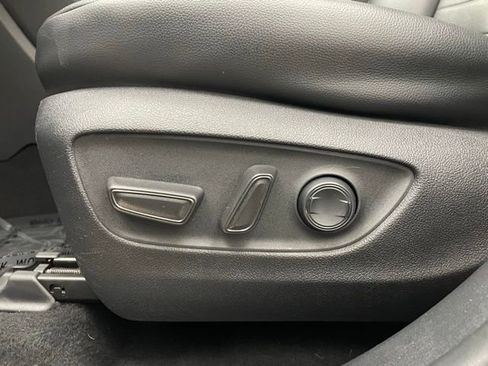 Used 2021 Toyota Highlander XLE image 9