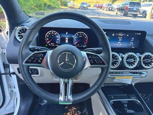 Used 2026 Mercedes-Benz GLA 250 4MATIC image 17