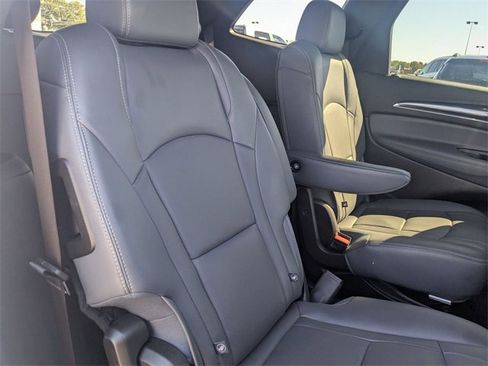 Used 2024 Buick Enclave Premium image 31