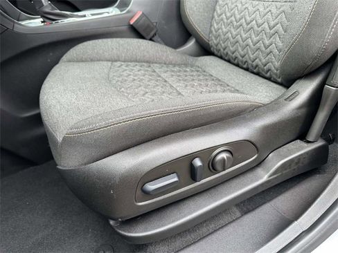 Used 2023 Chevrolet Equinox LT image 19