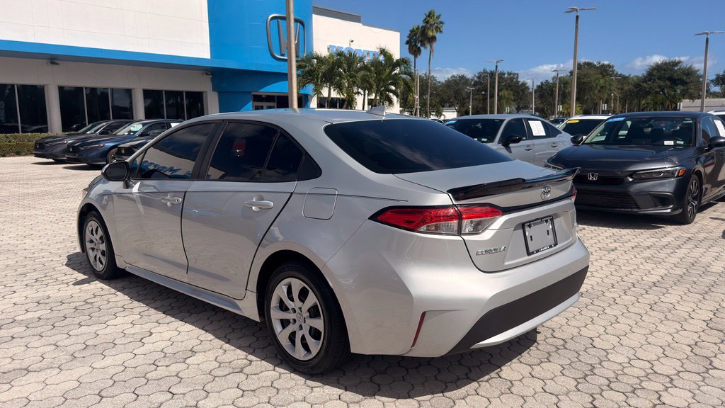 Used 2022 Toyota Corolla LE FWD image 10