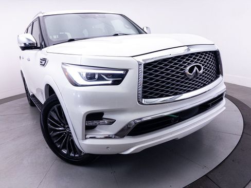 Used 2023 INFINITI QX80 Sensory w/ Cargo Package AWD/4WD image 11