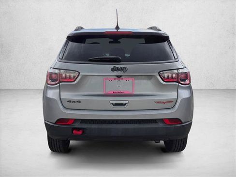 Used 2019 Jeep Compass Trailhawk AWD/4WD image 6