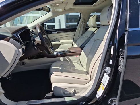 Used 2017 Ford Fusion Energi Titanium FWD image 17