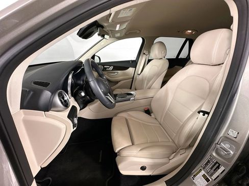Used 2021 Mercedes-Benz GLC 300 image 21
