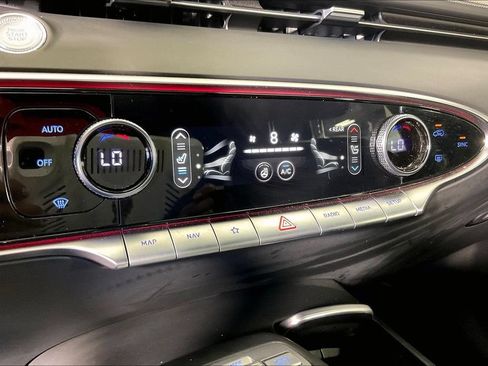 Used 2022 Genesis GV70 3.5T Sport w/ Sport Prestige Package AWD/4WD image 30