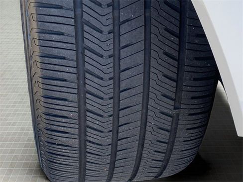 Used 2018 Volvo XC90 T6 Momentum w/ Convenience Package image 11