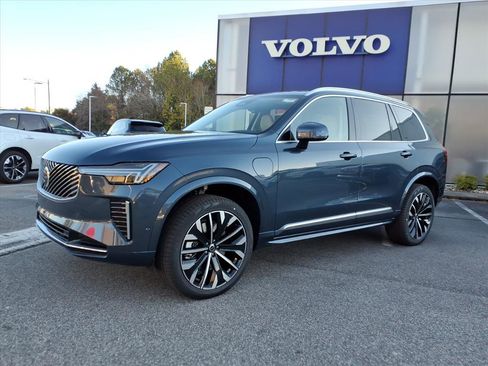 New 2026 Volvo XC90 T8 Ultra w/ Protection Package Premier image 9