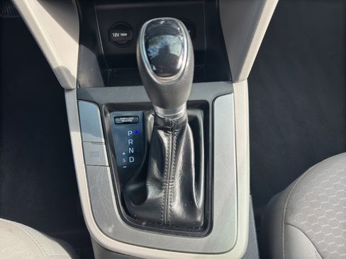 Used 2020 Hyundai Elantra SE image 28