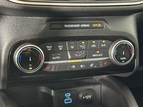 Used 2022 Ford Escape SEL image 19