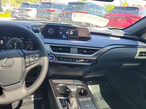 Used 2022 Lexus UX 250h w/ Accessory Package (Z2) AWD/4WD image 16