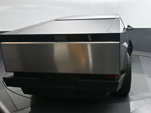 Used 2025 Tesla Cybertruck AWD Crew Cab image 5