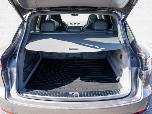 Certified 2022 Porsche Cayenne Turbo image 14
