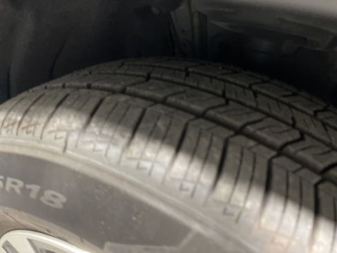 Used 2024 Toyota Highlander XLE image 39