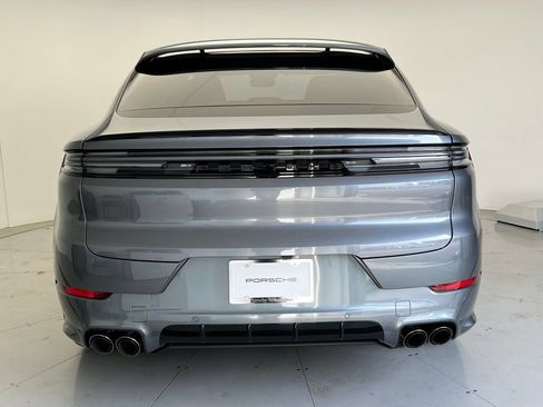 Used 2026 Porsche Cayenne E-Hybrid Coupe AWD/4WD image 21