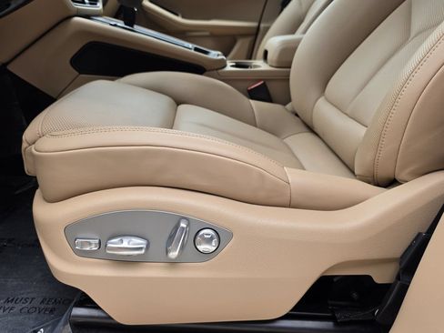 Used 2026 Porsche Macan AWD/4WD image 15