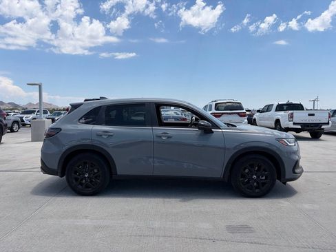 Used 2025 Honda HR-V Sport image 3