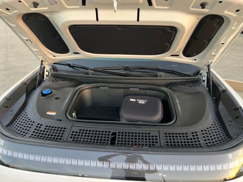 New 2026 Hyundai Ioniq 9 Calligraphy image 42