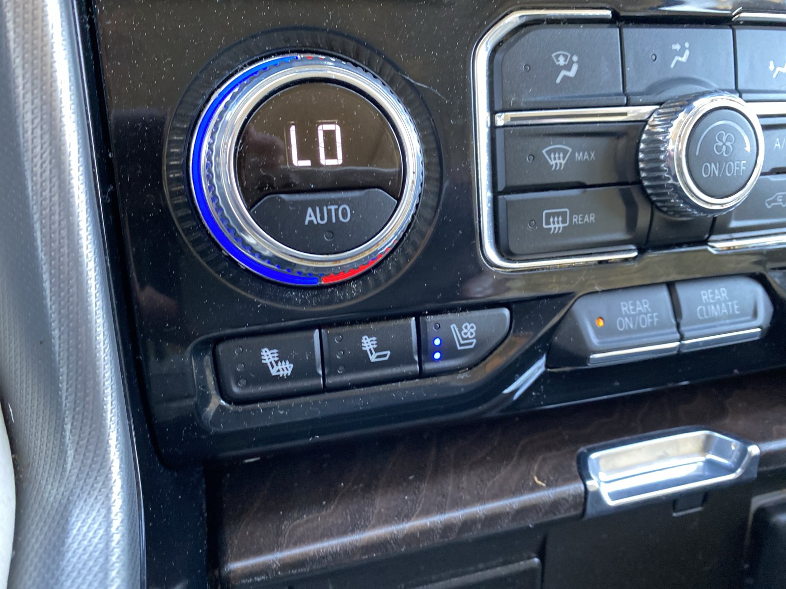 Used 2023 GMC Yukon XL Denali w/ Max Trailering Package AWD/4WD image 9