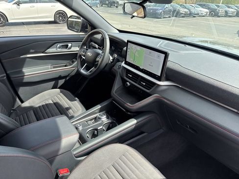 Used 2025 Ford Explorer ST-Line w/ ST-Line Street Pack AWD/4WD image 30