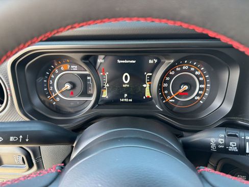 Used 2024 Jeep Wrangler Unlimited Rubicon w/ Convenience Group AWD/4WD image 17